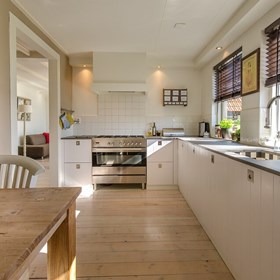Bespoke luxury kitchens: bespoke kitchen cabinets